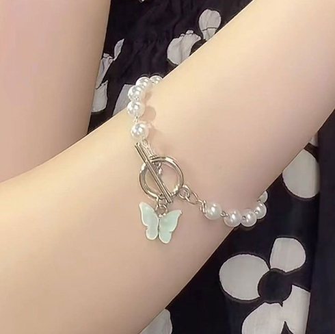 Bamboo Lily Floral Bracelet – Handcrafted Zinc Alloy Jewelry