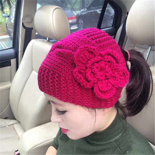 Windproof Women's Beanie with Flower Design