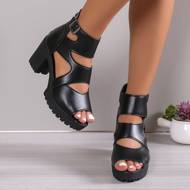 Open-Toe Fish Mouth Flats in Black